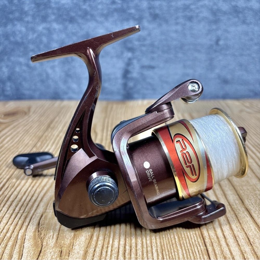 R2F-40A Rapid Response Fishing Spinning Reel R2F Freshwater 4000 Front Drag